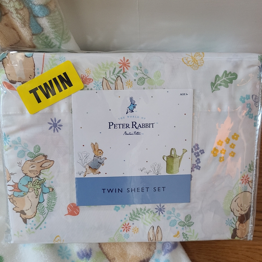 Peter Rabbit Blanket & Sheet Set 🥕 4 Piece Set - Picture 6 of 8